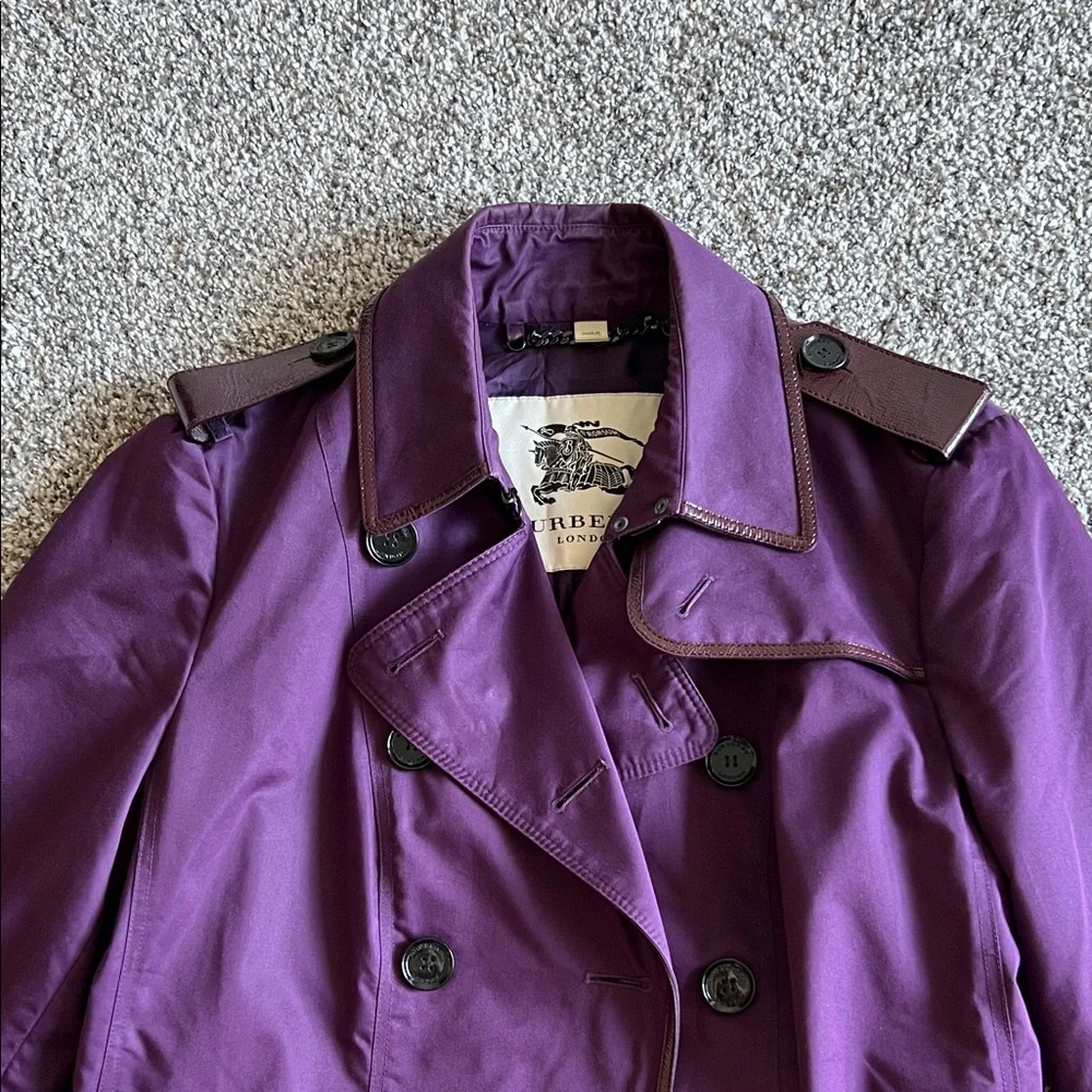 BURBERRY | Double-Breasted Trench Coat - Picture 3 of 13